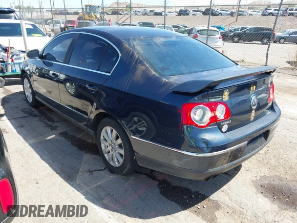 2008 Volkswagen Passat Komfort z VIN WVWJK73C28E241263, wystawiony jako IAAI lot #42021388 z przebiegiem 144 131 mil mil oraz . Historia ofert i sprzedaży dostępna na DreamBid. Obrazek 3.