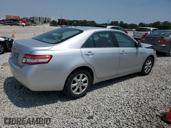 2011 Toyota Camry LE z VIN 4T4BF3EK0BR092145, wystawiony jako Copart lot #58713825 z przebiegiem 133 324 mil mil oraz Szkoda całkowita • Salvage title. Historia ofert i sprzedaży dostępna na DreamBid. Obrazek 3.