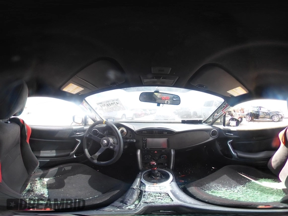 2017 Toyota 86 z VIN JF1ZNAA12H9701111, wystawiony jako IAAI lot #42016381 z przebiegiem 58 948 mil mil oraz . Historia ofert i sprzedaży dostępna na DreamBid. Obrazek 19.