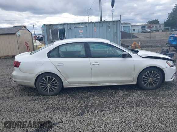 2016 Volkswagen Jetta Sport z VIN 3VWD17AJ3GM216976, wystawiony jako IAAI lot #42012643 z przebiegiem 145 795 mil mil oraz . Historia ofert i sprzedaży dostępna na DreamBid. Obrazek 13.