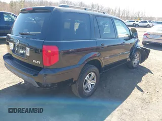 2005 Honda Pilot EX-L with VIN 5FNYF18555B043104, listed as a IAAI auction lot 41888235 with 127,781 mi miles. Bid and sale history available at carsss.com. Image 4.