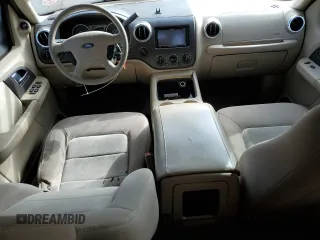 2006 Ford Expedition Special Service z VIN 1FMPU16576LA20003, wystawiony jako Copart lot #59656035 z przebiegiem 220 249 mil mil oraz Czysty tytuł • Clean title. Historia ofert i sprzedaży dostępna na DreamBid. Obrazek 8.