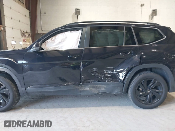 2022 Volkswagen Atlas SE with VIN 1V2KP2CA5NC509929, listed as a IAAI auction lot 42231410 with 84,678 mi miles and . Bid and sale history available at DreamBid. Image 6.