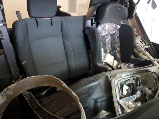 2019 Jeep Wrangler Sport S z VIN 1C4GJXAG5KW583603, wystawiony jako Copart lot #56169755 z przebiegiem 39 304 mil mil oraz Czysty tytuł • Clean title. Historia ofert i sprzedaży dostępna na DreamBid. Obrazek 10.