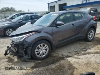 2021 Toyota C-HR LE z VIN JTNKHMBX7M1120456, wystawiony jako Copart lot #55807155 z przebiegiem 31 695 mil mil oraz Szkoda całkowita • Salvage title. Historia ofert i sprzedaży dostępna na DreamBid. Obrazek 1.