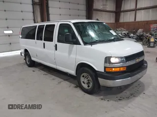 2017 Chevrolet Express Passenger LT z VIN 1GAZGPFG6H1343636, wystawiony jako IAAI lot #42469537 z przebiegiem 262 762 mil mil oraz . Historia ofert i sprzedaży dostępna na DreamBid. Obrazek 1.