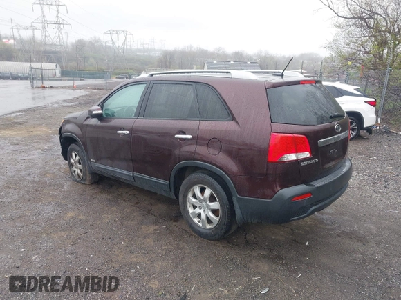 2012 Kia Sorento LX with VIN 5XYKTDA68CG303939, listed as a IAAI auction lot 41917791 with 211,086 mi miles. Bid and sale history available at carsss.com. Image 3.