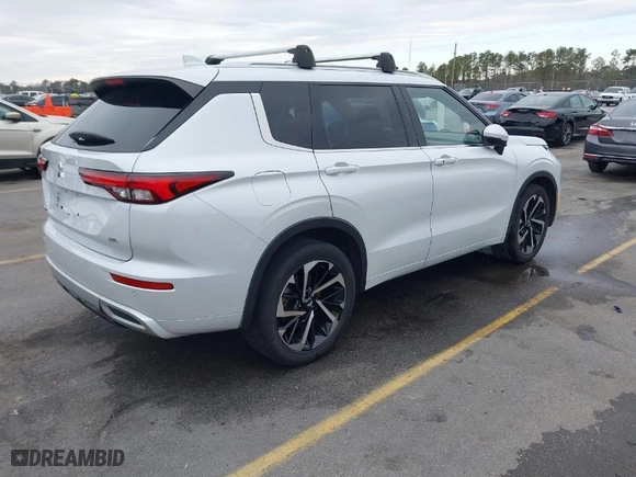 2022 Mitsubishi Outlander SEL with VIN JA4J3VA80NZ070284, listed as a IAAI auction lot 41295344 with 89,985 mi miles. Bid and sale history available at carsss.com. Image 4.