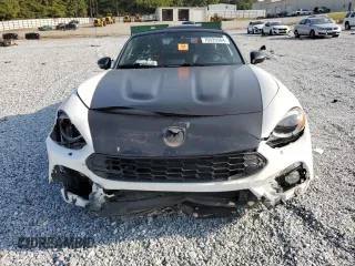 2018 FIAT 124 Spider Abarth z VIN JC1NFAEK6J0137964, wystawiony jako Copart lot #70926304 z przebiegiem 46 821 mil mil oraz Szkoda całkowita • Salvage title. Historia ofert i sprzedaży dostępna na DreamBid. Obrazek 5.