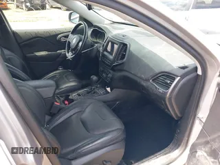 2020 Jeep Cherokee Altitude with VIN 1C4PJMLX9LD635274, listed as a IAAI auction lot 42366526 with 53,589 mi miles and . Bid and sale history available at DreamBid. Image 5.