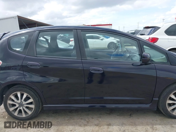 2013 Honda Fit Sport с VIN JHMGE8H56DC043291, выставлен на аукционе IAAI как лот 41870050 с пробегом 115 272 миль миль и . История ставок и продаж доступна на DreamBid. Изображение 13.