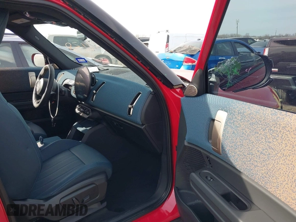 2025 MINI Countryman S z VIN WMZ23GA04S7P33413, wystawiony jako IAAI lot #41576638 z przebiegiem 9 505 mil mil oraz . Historia ofert i sprzedaży dostępna na DreamBid. Obrazek 5.