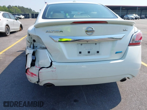 2014 Nissan Altima 2.5 with VIN 1N4AL3AP0EC110695, listed as a IAAI auction lot 41982775 with 105,395 mi miles. Bid and sale history available at carsss.com. Image 14.