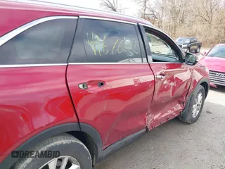 2018 Kia Sorento L with VIN 5XYPG4A36JG387725, listed as a IAAI auction lot 41676022 with 84,504 mi miles. Bid and sale history available at carsss.com. Image 18.