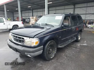 2000 Ford Explorer XLT with VIN 1FMZU63P8YUB81789, listed as a IAAI auction lot 41518021 with 243,748 mi miles and . Bid and sale history available at DreamBid. Image 2.