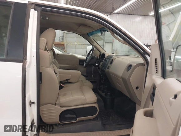 2005 Ford F-150 XLT with VIN 1FTPX14565NA51874, listed as a IAAI auction lot 41928006 with 201,004 mi miles. Bid and sale history available at carsss.com. Image 5.