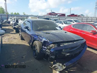 2013 Dodge Challenger SXT z VIN 2C3CDYAG2DH587643, wystawiony jako IAAI lot #41964792 z przebiegiem 179 791 mil mil oraz . Historia ofert i sprzedaży dostępna na DreamBid. Obrazek 1.