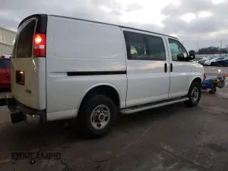 2019 GMC Savana Cargo Van with VIN 1GTW7AFG6K1314555, listed as a Copart auction lot 84902994 with 258,571 mi miles and Salvage Title. Bid and sale history available at carsss.com. Image 3.