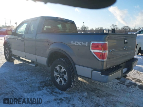 2009 Ford F-150 XL with VIN 1FTPX14V49FA37682, listed as a IAAI auction lot 41589752 with 176,691 mi miles. Bid and sale history available at carsss.com. Image 3.