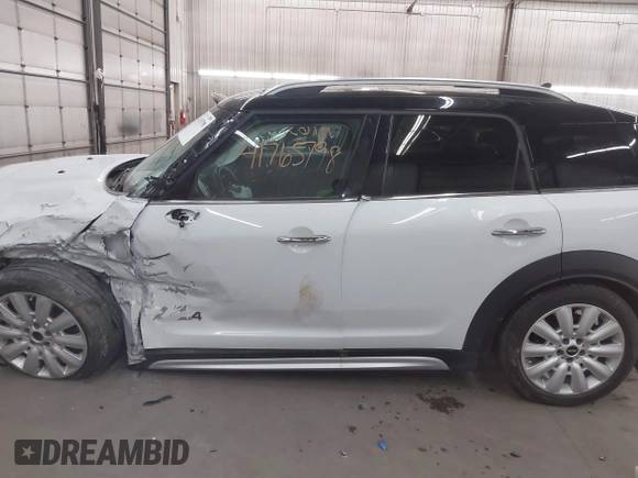 2019 MINI Countryman Cooper S with VIN WMZYT5C57K3G92681, listed as a IAAI auction lot 41765798 with 40,899 mi miles. Bid and sale history available at carsss.com. Image 13.
