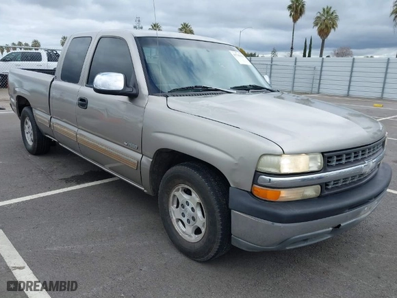 1999 Chevrolet Silverado 1500 LS with VIN 2GCEC19T6X1167722, listed as a IAAI auction lot 41741518 with 319,692 mi miles. Bid and sale history available at carsss.com. Image 1.