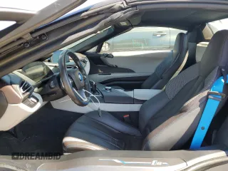 2019 BMW i8 z VIN WBY2Z6C56K7D28673, wystawiony jako Copart lot #59830683 z przebiegiem 26 993 mil mil oraz . Historia ofert i sprzedaży dostępna na DreamBid. Obrazek 7.