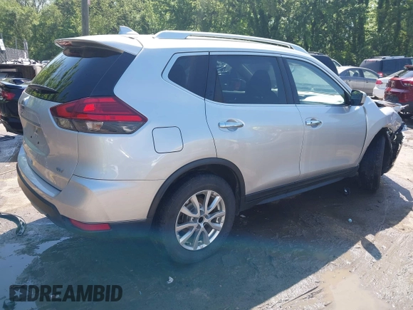 2017 Nissan Rogue SV z VIN KNMAT2MTXHP537375, wystawiony jako IAAI lot #42212804 z przebiegiem 206 335 mil mil oraz . Historia ofert i sprzedaży dostępna na DreamBid. Obrazek 4.