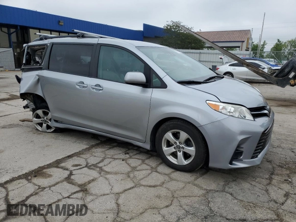 2018 Toyota Sienna LE Auto Access Seat with VIN 5TDKZ3DC8JS901748, listed as a Copart auction lot 58890095 with 99,162 mi miles and Salvage title. Bid and sale history available at DreamBid. Image 4.
