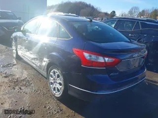2012 Ford Focus SE with VIN 1FAHP3F21CL126644, listed as a IAAI auction lot 41592929 with 188,863 mi miles. Bid and sale history available at carsss.com. Image 3.
