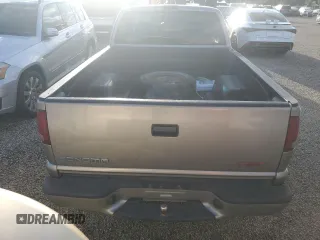2000 GMC Sonoma SLS z VIN 1GTCS19W3Y8158978, wystawiony jako Copart lot #74180564 z przebiegiem Nie podano mil oraz Szkody całkowita. Historia ofert i sprzedaży dostępna na DreamBid. Obrazek 6.