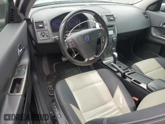 2010 Volvo C30 z VIN YV1672MK3A2181978, wystawiony jako Copart lot #72764284 z przebiegiem 182 706 mil mil oraz Szkoda całkowita • Salvage title. Historia ofert i sprzedaży dostępna na DreamBid. Obrazek 8.