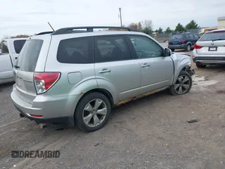 2009 Subaru Forester X с VIN JF2SH63699H753725, выставлен на аукционе IAAI как лот 40713315 с пробегом 255 082 миль миль и . История ставок и продаж доступна на DreamBid. Изображение 4.