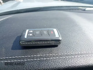 2024 Jeep Grand Cherokee с VIN 1C4RJYB67R8516567, выставлен на аукционе IAAI как лот 42549116 с пробегом 43 307 миль миль и . История ставок и продаж доступна на DreamBid. Изображение 11.