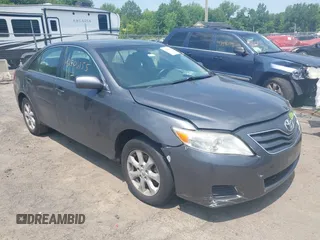 2011 Toyota Camry LE z VIN 4T1BF3EKXBU628934, wystawiony jako IAAI lot #42506155 z przebiegiem 180 835 mil mil oraz . Historia ofert i sprzedaży dostępna na DreamBid. Obrazek 1.