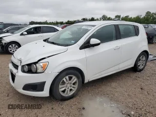 2016 Chevrolet Sonic LT z VIN 1G1JC6SH5G4144768, wystawiony jako Copart lot #54088555 z przebiegiem 142 686 mil mil oraz Czysty tytuł • Clean title. Historia ofert i sprzedaży dostępna na DreamBid. Obrazek 1.