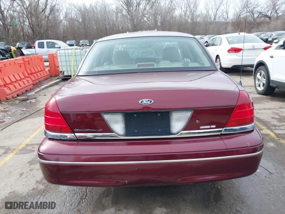 2005 Ford Crown Victoria LX with VIN 2FAFP74W25X106106, listed as a IAAI auction lot 41825793 with 175,740 mi miles. Bid and sale history available at carsss.com. Image 16.