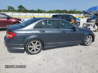 2013 Mercedes-Benz C 250 Sport z VIN WDDGF4HB4DA798325, wystawiony jako Copart lot #59855655 z przebiegiem 125 382 mil mil oraz Czysty tytuł • Clean title. Historia ofert i sprzedaży dostępna na DreamBid. Obrazek 3.