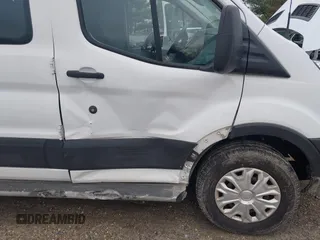 2019 Ford Transit z VIN 1FTYR1ZM4KKB00758, wystawiony jako IAAI lot #42006896 z przebiegiem 67 270 mil mil oraz . Historia ofert i sprzedaży dostępna na DreamBid. Obrazek 6.