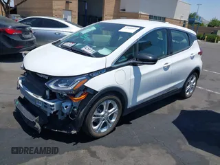 2019 Chevrolet Bolt EV LT z VIN 1G1FY6S08K4123200, wystawiony jako IAAI lot #42455115 z przebiegiem 29 891 mil mil oraz . Historia ofert i sprzedaży dostępna na DreamBid. Obrazek 2.