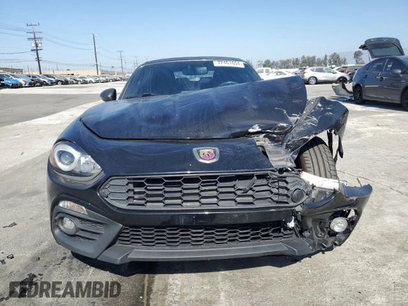 2018 FIAT 124 Spider Abarth z VIN JC1NFAEK8J0134189, wystawiony jako Copart lot #72461804 z przebiegiem 36 047 mil mil oraz Szkoda całkowita • Salvage title. Historia ofert i sprzedaży dostępna na DreamBid. Obrazek 5.