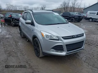 2016 Ford Escape SE z VIN 1FMCU9GX8GUB33192, wystawiony jako IAAI lot #42016328 z przebiegiem 115 538 mil mil oraz . Historia ofert i sprzedaży dostępna na DreamBid. Obrazek 1.