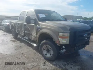 2004 Ford F-250 XL z VIN 1FTNW21P74EA03546, wystawiony jako IAAI lot #42358634 z przebiegiem 311 633 mil mil oraz . Historia ofert i sprzedaży dostępna na DreamBid. Obrazek 1.