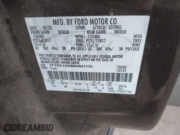 2006 Ford F-150 STX z VIN 1FTRX12W86NA01130, wystawiony jako IAAI lot #41690557 z przebiegiem 261 315 mil mil oraz . Historia ofert i sprzedaży dostępna na DreamBid. Obrazek 9.