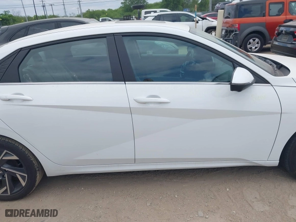 2024 Hyundai Elantra Limited with VIN KMHLP4DG6RU815330, listed as a IAAI auction lot 42046866 with 19,052 mi miles. Bid and sale history available at carsss.com. Image 13.