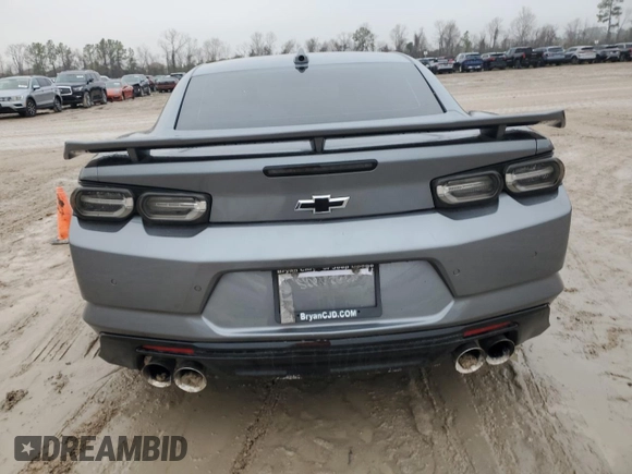 2021 Chevrolet Camaro ZL1 with VIN 1G1FJ1R61M0140058, listed as a Copart auction lot 43051595 with 29,896 mi miles and Clean Title. Bid and sale history available at carsss.com. Image 6.