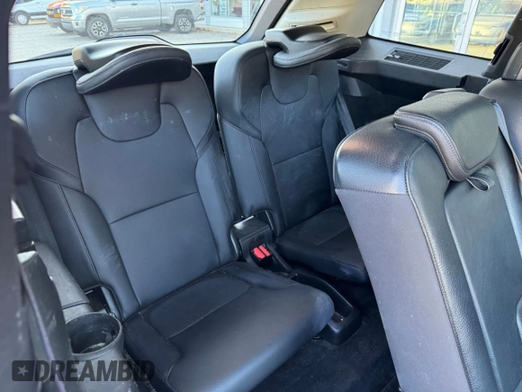 2016 Volvo XC90 T6 Momentum with VIN YV4A22PK7G1026968, listed as a Copart auction lot 77676774 with 160,222 mi miles and Clean Title. Bid and sale history available at carsss.com. Image 9.