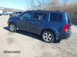 2009 Honda Pilot EX-L with VIN 5FNYF48679B011884, listed as a IAAI auction lot 41912728 with 195,904 mi miles and . Bid and sale history available at carsss.com. Image 3.