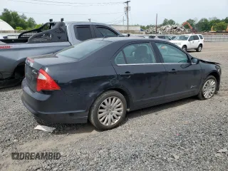 2010 Ford Fusion Hybrid с VIN 3FADP0L34AR129353, выставлен на аукционе Copart как лот 58310725 с пробегом 237 662 миль миль и Списание • Salvage title. История ставок и продаж доступна на DreamBid. Изображение 3.