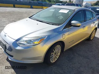 2013 Ford Focus Electric с VIN 1FADP3R40DL364398, выставлен на аукционе IAAI как лот 42509482 с пробегом 87 611 миль миль и . История ставок и продаж доступна на DreamBid. Изображение 2.