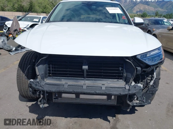 2022 Audi Q5 S line Premium Plus with VIN WA1EAAFY0N2021054, listed as a IAAI auction lot 42296927 with 27,310 mi miles and . Bid and sale history available at DreamBid. Image 6.